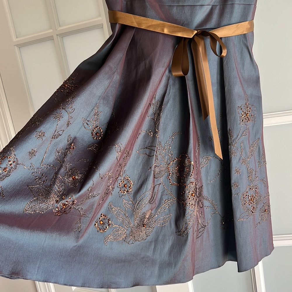 Dress - Picture 2 of 8
